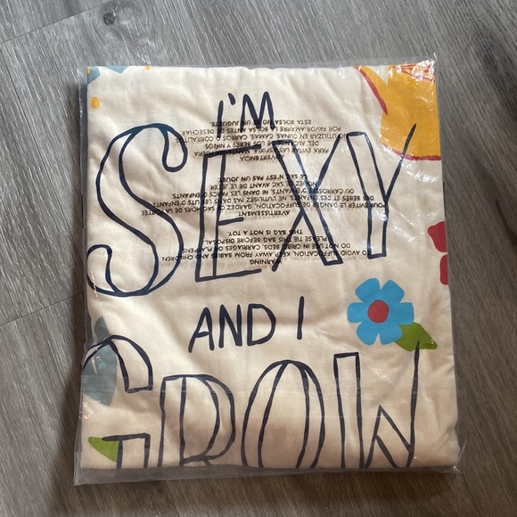 Never opened - Picture 4 of 4